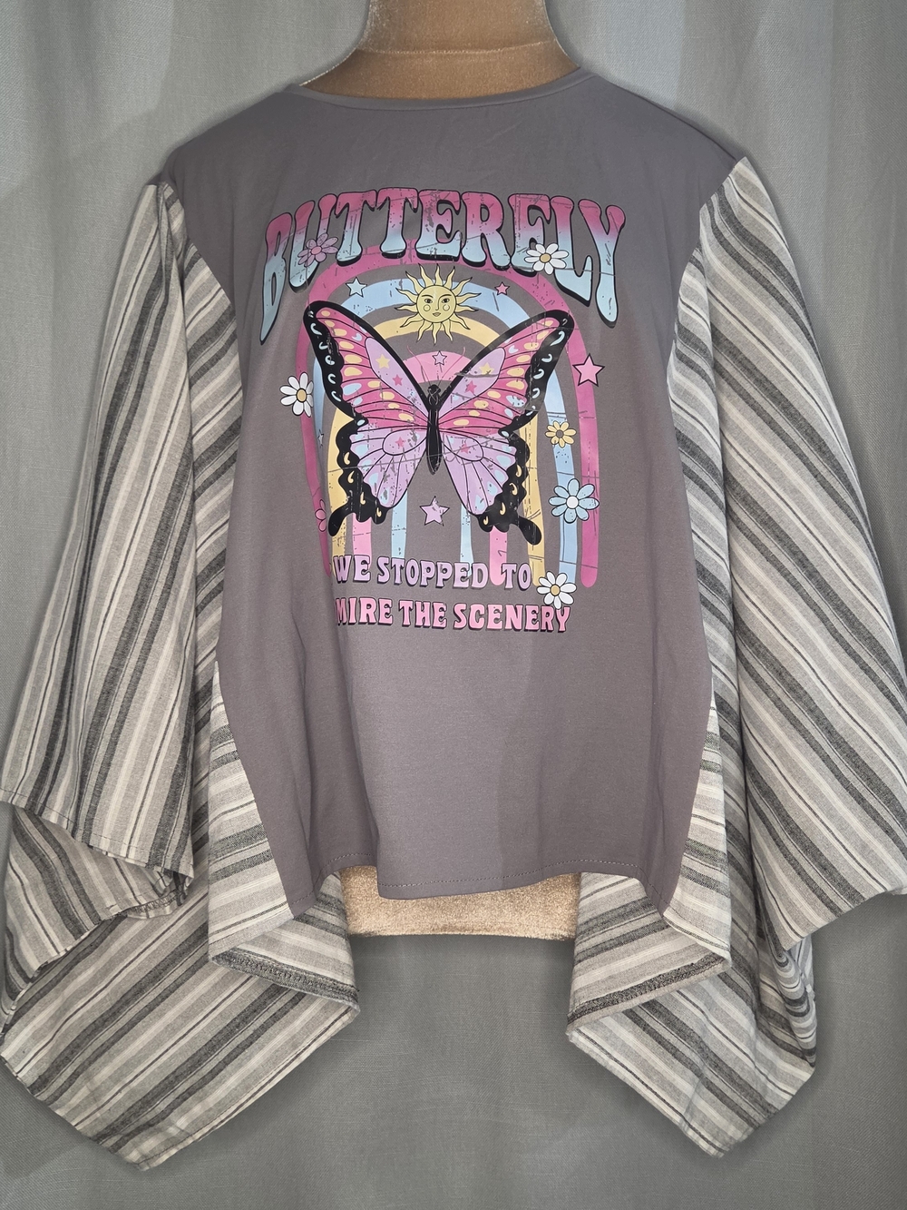 Butterfly Graphic Mixed-Sleeve Women's Top Size XL Unbranded
